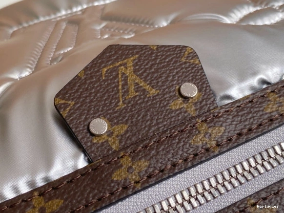 Rep ladies VUITTON LOUIS BUMBAG MAXI 0723
